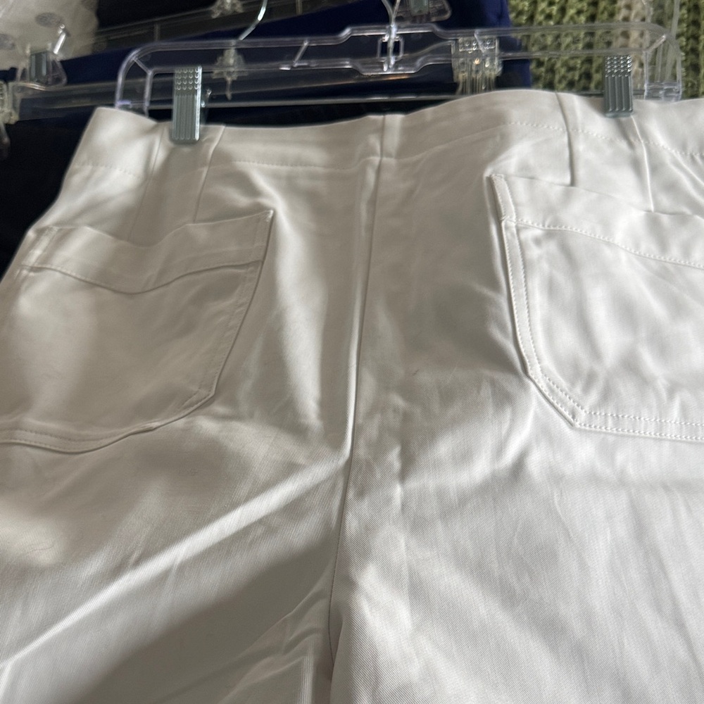 Banana Republic women’s  Cream Chinos - Picture 3 of 3